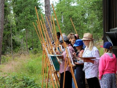 Friluftsmåleri om sommaren på Artipelag