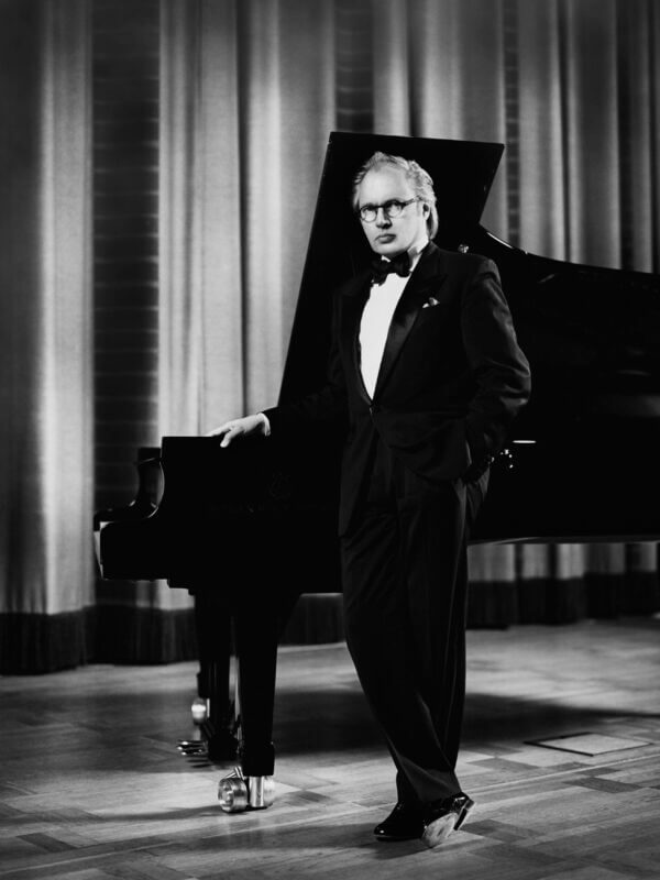 Roland Pöntinen.